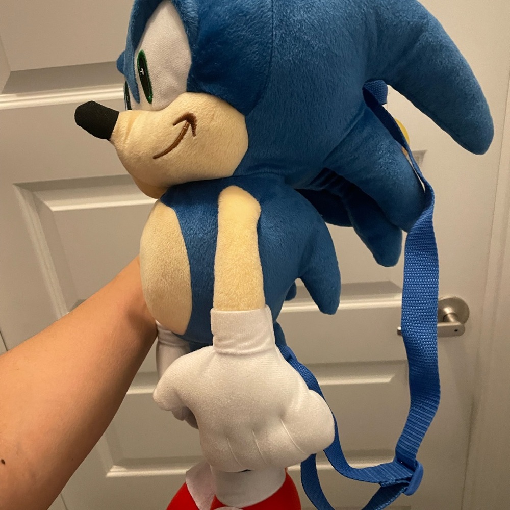 Sonic plush backpack - Picture 2 of 5
